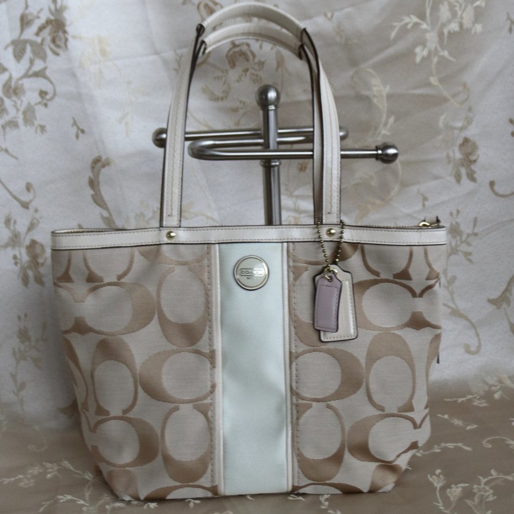 Coach Vintage Signature Stripe Tote F21950 - Picture 2 of 15